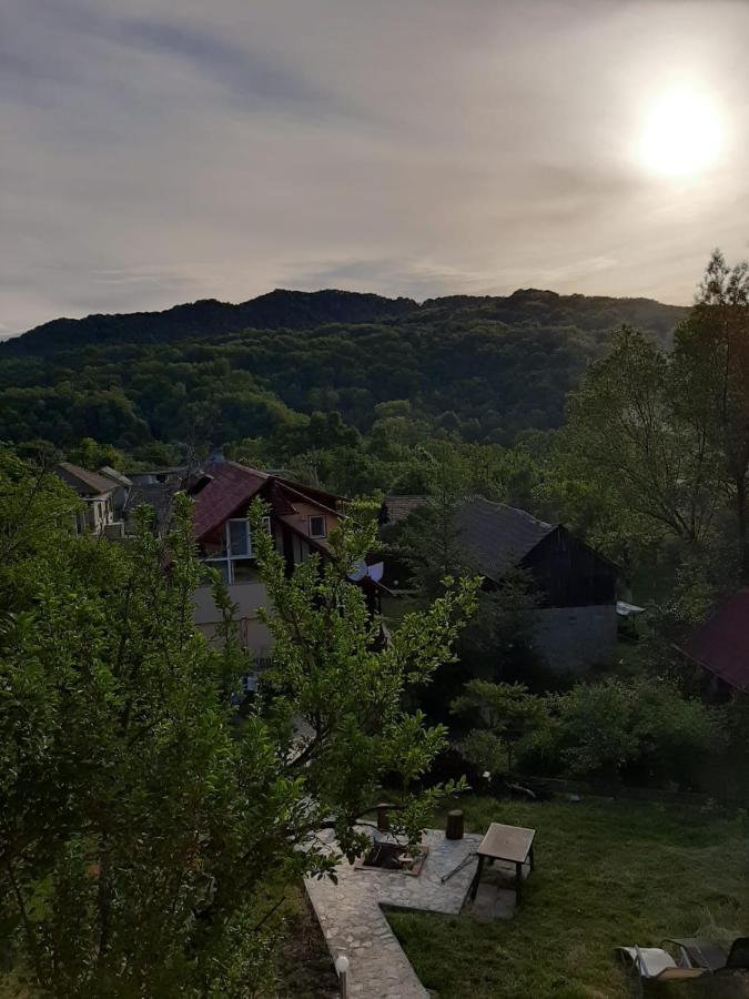Cabana din livada Pucioasa Exterior foto